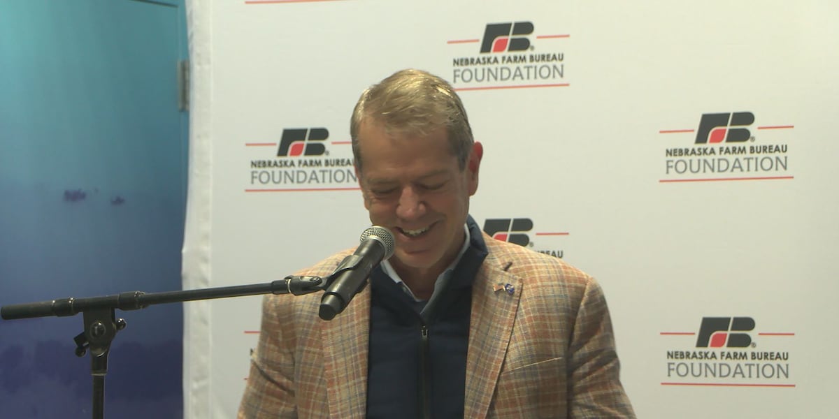 Pillen Signs Trucking Order in Wildfire Fight