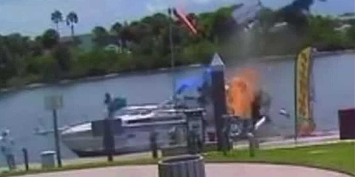 Manatee Exploding WATCH: Boat explodes, sends debris flying at Florida marina